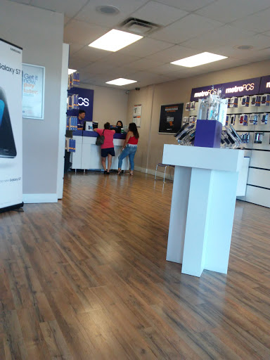 Cell Phone Store «MetroPCS Authorized Dealer», reviews and photos, 1821 N Zaragoza Rd, El Paso, TX 79936, USA