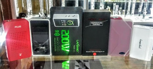 Tobacco Shop «BLUE MOON SMOKE SHOP», reviews and photos, 896 Massachusetts Ave, Cambridge, MA 02139, USA