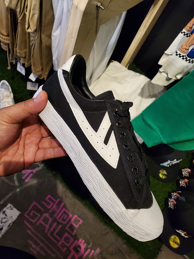 Sportswear Store «Shoe Gallery», reviews and photos, 244 NE 1st Ave, Miami, FL 33132, USA