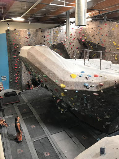 Rock Climbing Gym «Hangar 18 Indoor Climbing Gym - East Riverside», reviews and photos, 2111 Iowa Ave, Riverside, CA 92507, USA