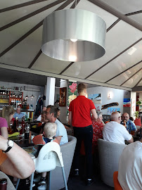 Atmosphère du Restaurant de fruits de mer Chez Bastien à Saint-Jean-de-Monts - n°12