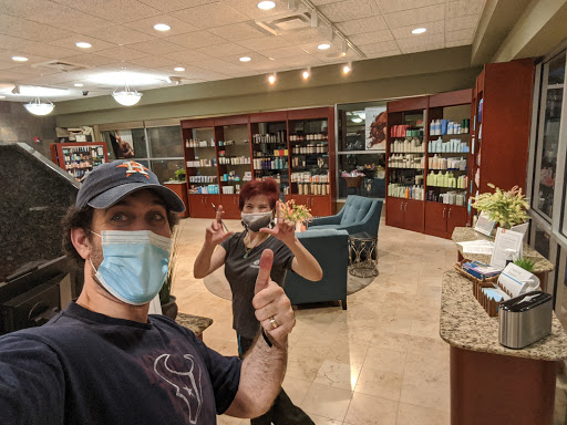 Gym «Life Time Fitness», reviews and photos, 7717 Willow Chase Blvd, Houston, TX 77070, USA