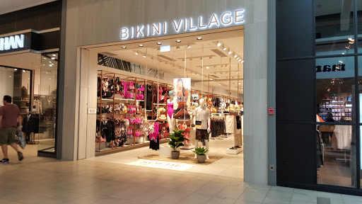 Bikini Village Carrefour Laval