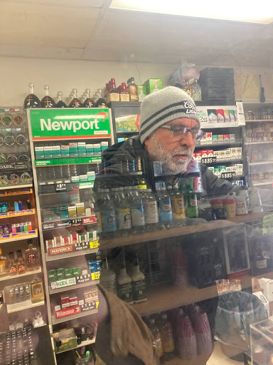 Liquor Store «Early Bird Liquor Store», reviews and photos, 23791 Mervell Dean Rd, Hollywood, MD 20636, USA