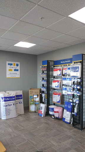 Self-Storage Facility «Life Storage», reviews and photos, 6 Industrial Park Rd, Saco, ME 04072, USA