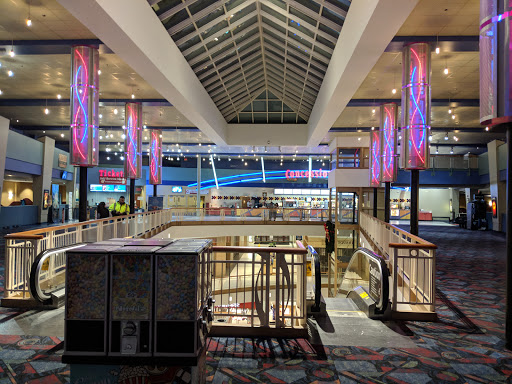Movie Theater «Regal Brass Mill Stadium 12», reviews and photos, 495 Union St, Waterbury, CT 06706, USA