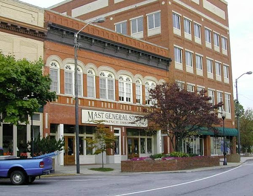 Mast General Store Hendersonville, 527 N Main St, Hendersonville, NC 28792, USA, 