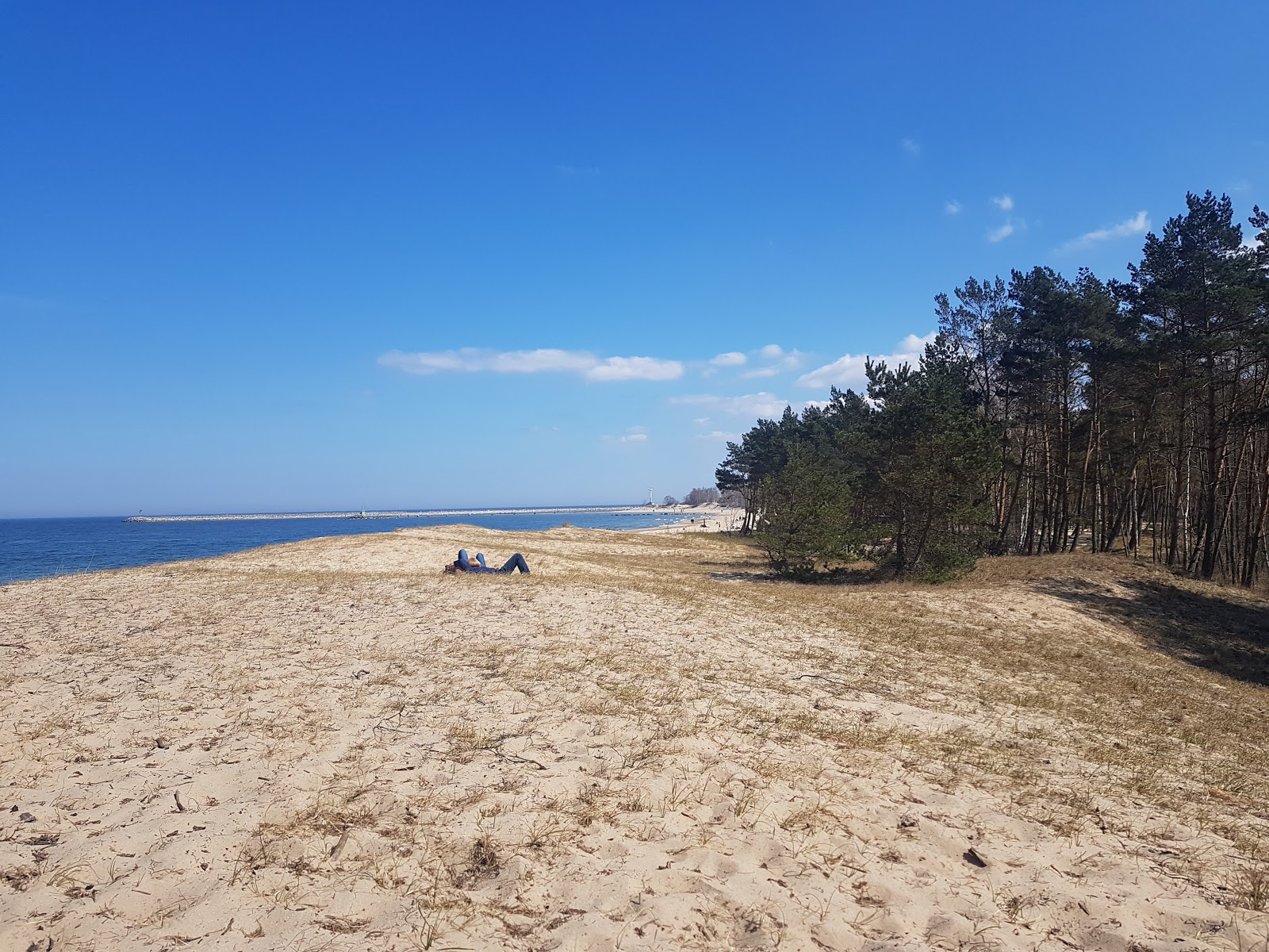 Foto de Gorki Zachodnie Beach e o assentamento