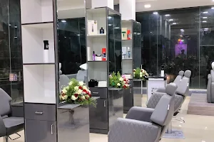 K2K Unisex Salon image