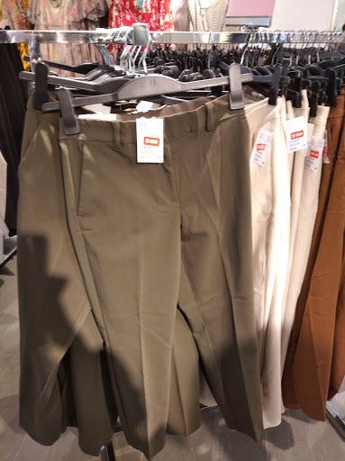 Stores to buy men's chino pants Hong Kong