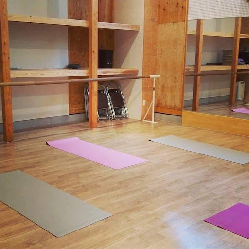 ダンススクール Artist Home Village Studio(Ahvstudio)