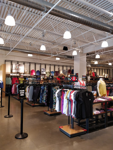 Clothing Store «The North Face Outlet», reviews and photos, 127 Premium Outlets Dr #633, Monroe, OH 45050, USA