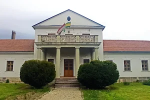 Városi Könyvtár (Bárczay-kastély) image