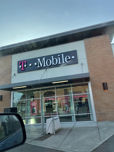 Cell Phone Store «T-Mobile», reviews and photos, 704 Trosper Rd SW #126, Tumwater, WA 98512, USA