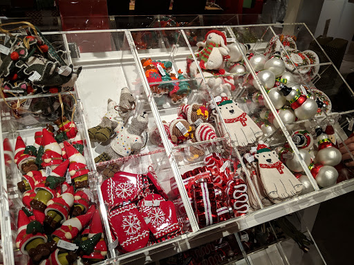 Furniture Store «Crate and Barrel», reviews and photos, 4589 La Jolla Village Dr, San Diego, CA 92122, USA