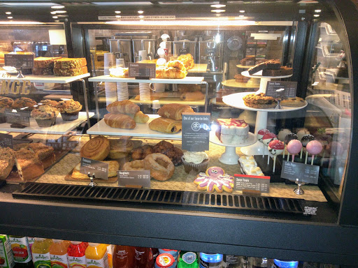 Shopping Mall «Carrollton Shopping Center», reviews and photos, 8474 Annapolis Rd, New Carrollton, MD 20784, USA