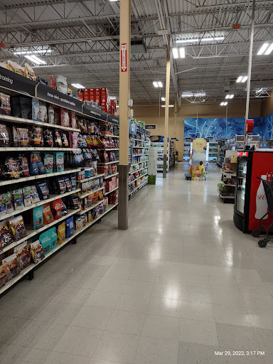 Pet Supply Store «PetSmart», reviews and photos, 4601 Outer Loop, Louisville, KY 40219, USA