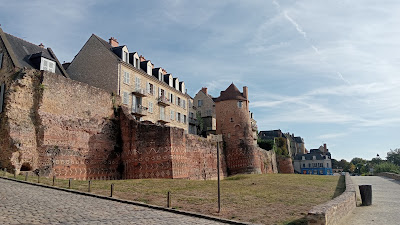 Enceinte gallo-romaine à Le Mans