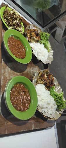 Restoran Pecel Lele Sumatera Barat: Nikmati Kelezatan Ayam Presto Selera Malam
