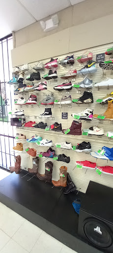 Pawn Shop «EZPAWN», reviews and photos, 1001 N Beckley Ave #608, DeSoto, TX 75115, USA