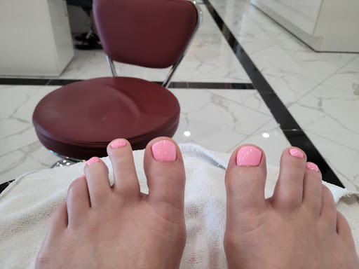 Gilroy Nails image