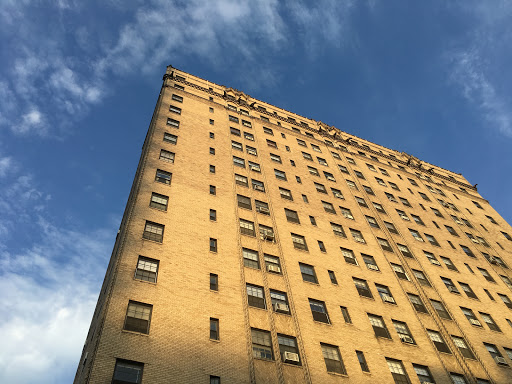 Pet Supply Store «Rittenhouse Square Pet Supply», reviews and photos, 135 S 20th St, Philadelphia, PA 19103, USA