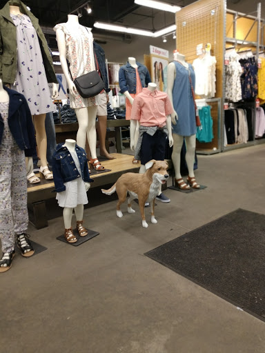 Shopping Mall «Johnson Creek Premium Outlets», reviews and photos, 575 Linmar Ln, Johnson Creek, WI 53038, USA