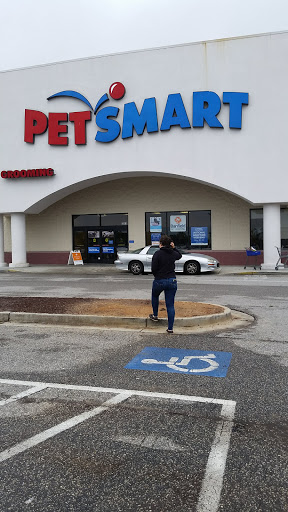 Pet Supply Store «PetSmart», reviews and photos, 2061 Skibo Rd, Fayetteville, NC 28314, USA