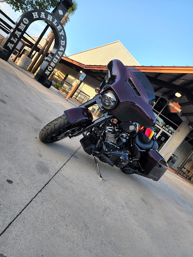 Motorcycle Dealer «Cowboy’s Alamo City Harley-Davidson», reviews and photos