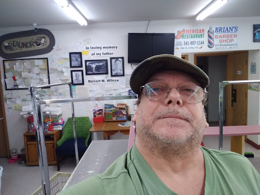 Laundromat «37th Street Coin Laundry», reviews and photos, 1856 37th St, Florence, OR 97439, USA