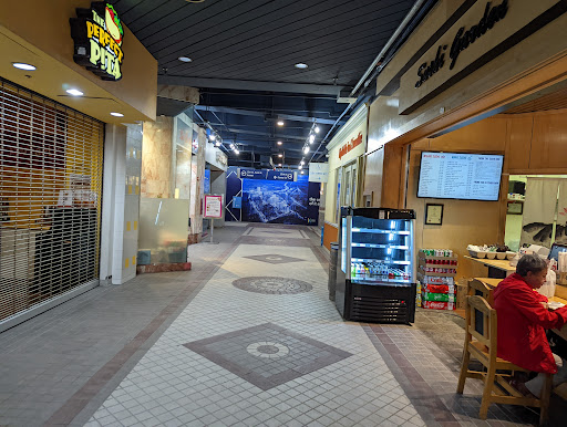 Shopping Mall «Crystal City Shops», reviews and photos, 2200 Crystal Dr, Arlington, VA 22202, USA