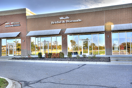 White Arbor Bridal & Formals, 6877 S State Rd B, Saline, MI 48176, USA, 