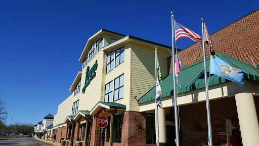 Grocery Store «Lowes Foods on Strickland Road», reviews and photos, 9600 Strickland Rd, Raleigh, NC 27615, USA