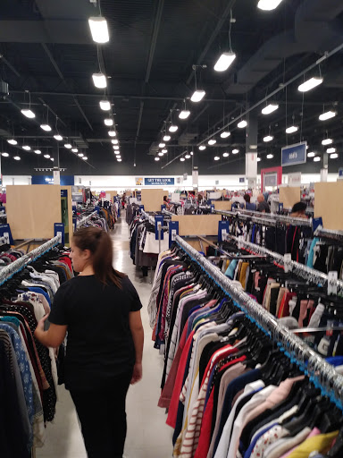 Department Store «Marshalls & HomeGoods», reviews and photos, 14135 Hall Rd, Utica, MI 48315, USA