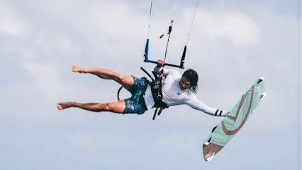 Sian Kite | Kitesurfing lessons Tulum - Posada Lamar, Carr. Tulum-Boca Paila Km 6, Tulum Beach, Zona Hotelera, 77780 Tulum, Q.R., Mexico