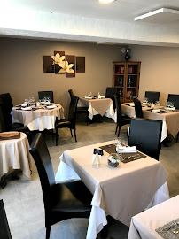 Atmosphère du Restaurant français Le 911 Restaurant Chierry - n°11