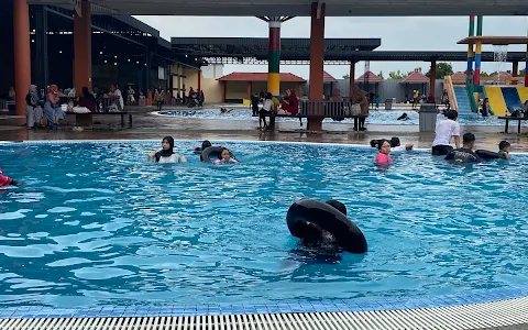 Malindo Swimming Pool image
