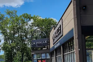 Halle Fashion and Accessories image