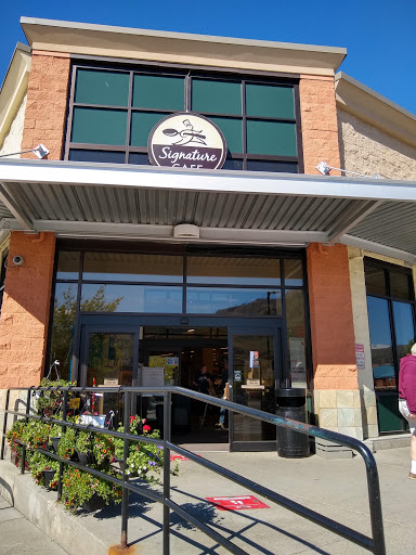 Grocery Store «Safeway», reviews and photos, 106 W. Manson Rd, Chelan, WA 98816, USA