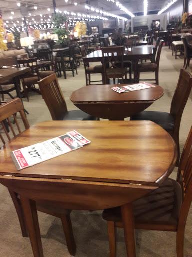 Furniture Store «Furniture Deals», reviews and photos, 14121 US-40, Kansas City, MO 64136, USA