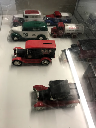 Thrift Store «Simi Thrift Store», reviews and photos, 1492 E Los Angeles Ave, Simi Valley, CA 93065, USA