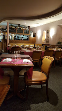 Atmosphère du Restaurant français Restaurant Tea Room Hug à Mulhouse - n°18