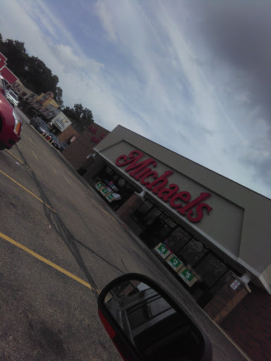 Craft Store «Michaels», reviews and photos, 697 Howe Ave, Cuyahoga Falls, OH 44221, USA