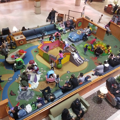 Shopping Mall «Southridge Mall», reviews and photos, 5300 S 76th St, Greendale, WI 53129, USA