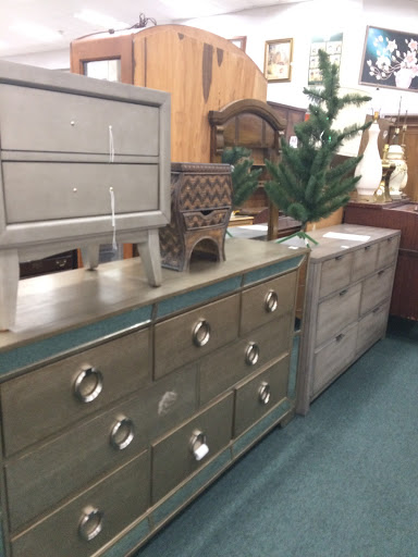 Thrift Store «MTA Thrift Store», reviews and photos, 6735 Van Nuys Blvd, Van Nuys, CA 91405, USA