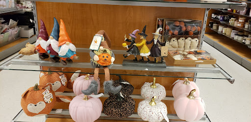 Department Store «T.J. Maxx», reviews and photos, 4651 2nd St, Davis, CA 95618, USA