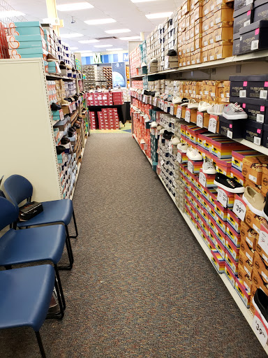 Shoe Store «Shoe Carnival», reviews and photos, 3271 Marketplace Dr, Council Bluffs, IA 51501, USA