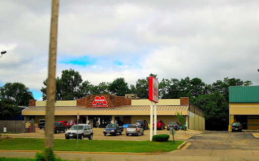 Pet Supply Store «Mounds Pet Food Warehouse», reviews and photos, 2110 S Stoughton Rd, Madison, WI 53716, USA