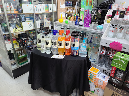 Liquor Store «Royal Liquor & Wine», reviews and photos, 1015 N Randall Rd, Elgin, IL 60123, USA