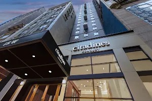 Citadines Connect Fifth Avenue New York image